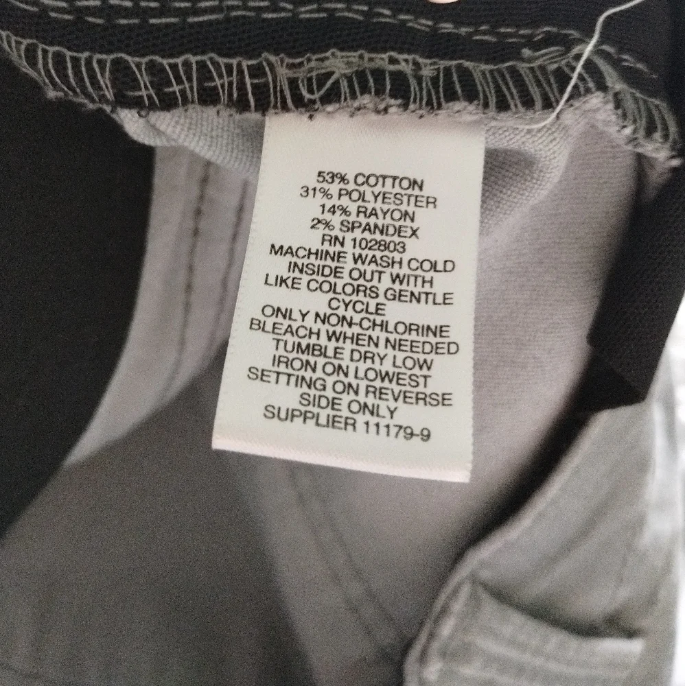Liz Claiborne Women's Cropped Gray Pants Size 12